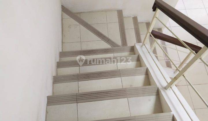 Disewakan   Ruko Santa Monica,Depan Tarakanita Gading Serpong lantai 2 Saja  2