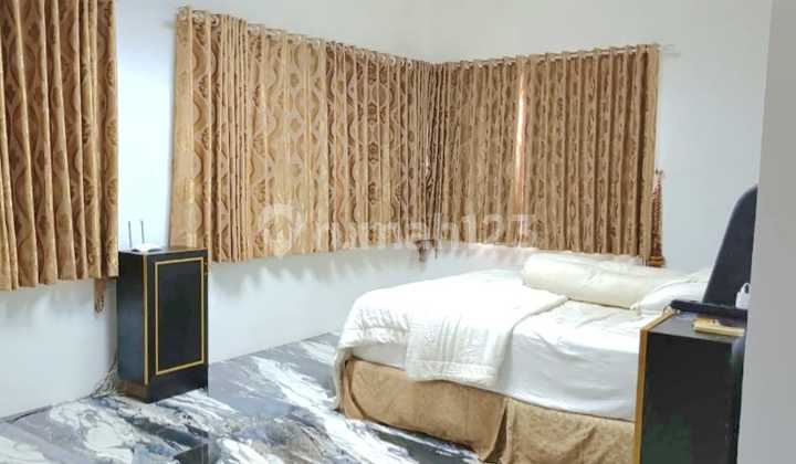 Rumah Modern Dengan Kolam Renang di Perumahan Ciputat Tangerang Selatan 2