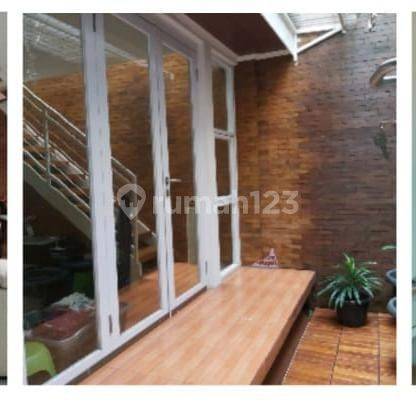 Dijual Rumah Semi Furnished di Kemang Pratama Bekasi 2