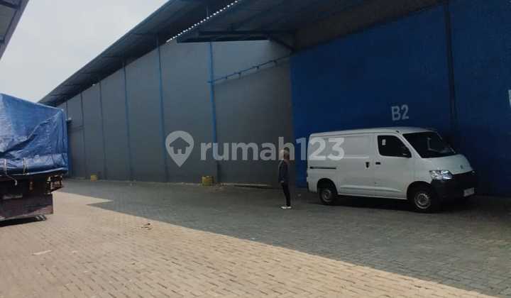 For Rent: Spacious Ready-to-Use Warehouse in Daan Mogot, West Jakarta For Rent: Spacious Ready-to-Use Warehouse in Daan Mogot, West Jakarta