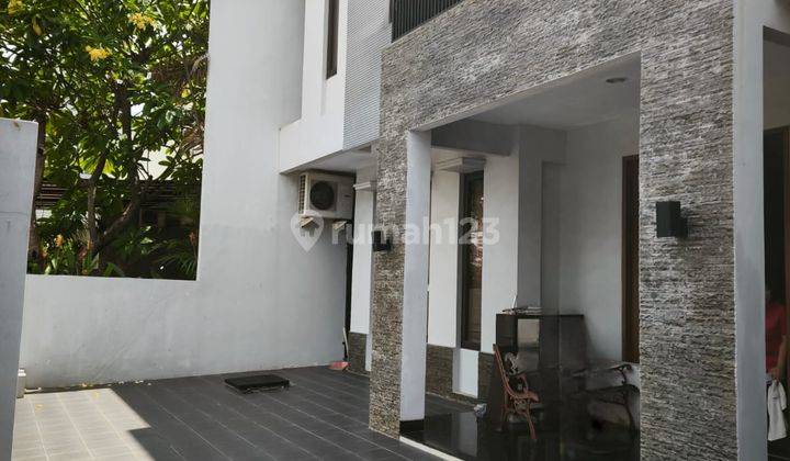 Rumah 2 Lantai Bergaya Modern Dan Menarik di Kelapa Gading Jakarta Utara 1