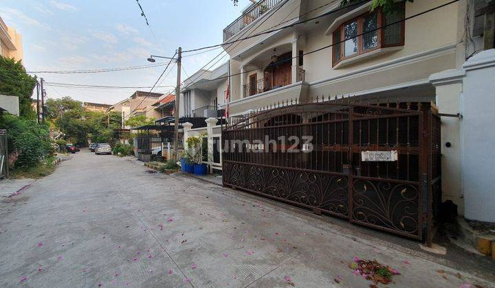 Rumah Bergaya Cantik Dan Terawat di Sunter Jakarta Utara 1