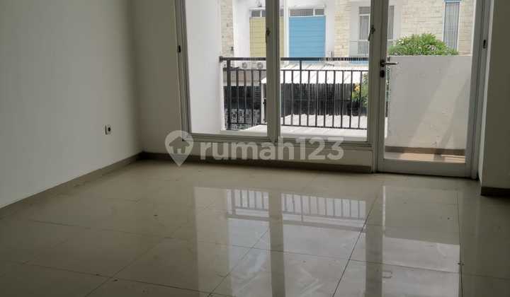 For Rent House Near AEON Mall and IKEA in Metland Regina Cakung