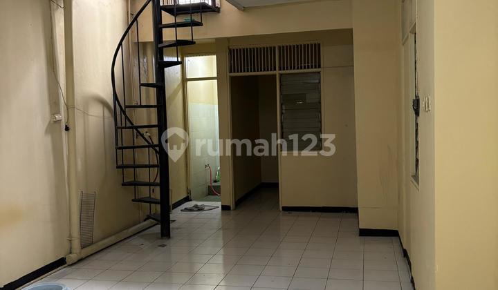  Rumah Posisi Hook Lokasi Strategis di Bintara Bekasi Barat 2