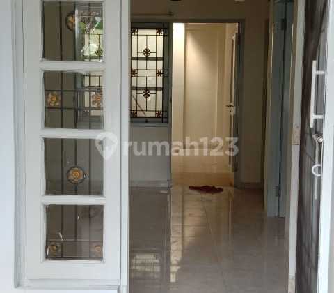 Rumah Nyaman Hadap Taman di Metland Menteng Cakung Jakarta Timur - Bebas Banjir 2
