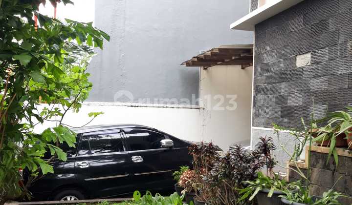 Rumah Keren 2 Lantai Townhouse Kebagusan Jakarta Selatan - SHM, 4+1Kt, Harga 5M Nego! 2