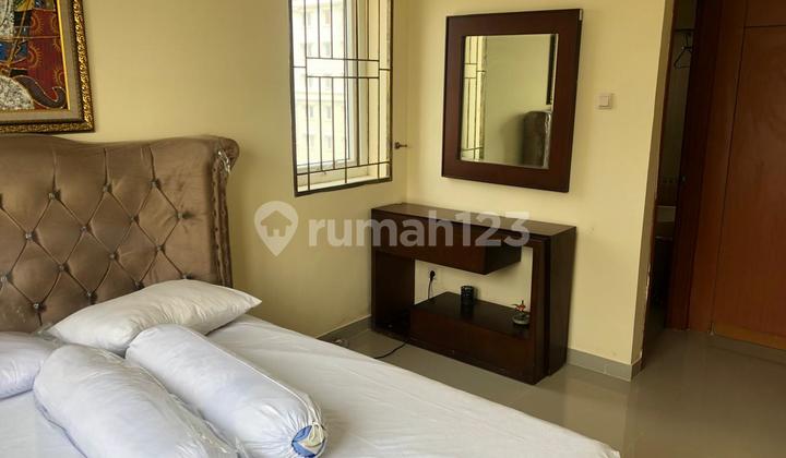 4 Bedroom Apartment with Pool View at Grand Palace, Kemayoran, Central Jakarta 2