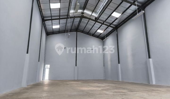 Warehouse for Sale Strategically Located Near Toll Road in Cakung, East Jakarta Warehouse for Sale Strategically Located Near Toll Road in Cakung, East Jakarta