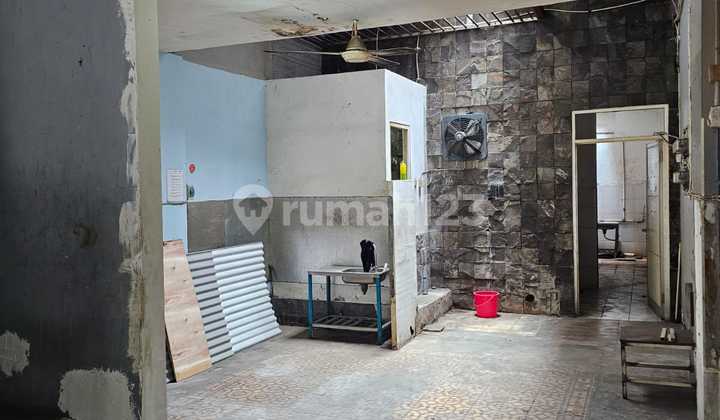 For Rent & Sale 4-Story Shophouse Strategically Located, Ideal for Culinary Business in Cipete, South Jakarta For Rent & Sale 4-Story Shophouse Strategically Located, Ideal for Culinary Business in Cipete, South Jakarta