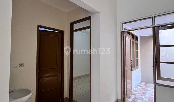 Disewakan Rumah Cantik di Metland Menteng, Jakarta Timur  1