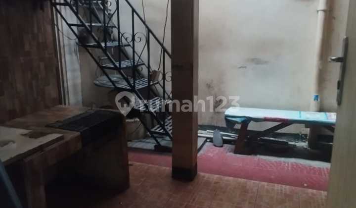 Rumah Pinggir Jalan Tebet Raya - Cocok Kantor/Usaha Harga 250 Juta/Tahun 2