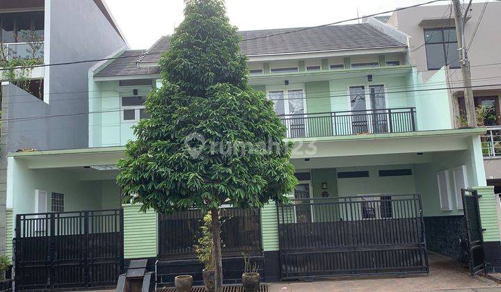 Rumah 2 Lantai Asri, Terawat Dan Cantik di Kemang Pratama Bekasi 1