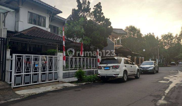 Rumah Dengan Design Classic Eropa di Taman Laguna Cibubur Jawa Barat  1