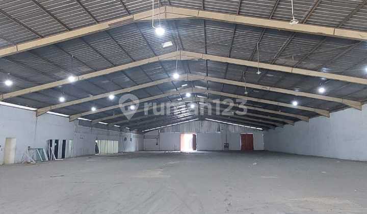 Warehouse for Rent Strategically Located in the East Jakarta Bogor Road Warehouse Area