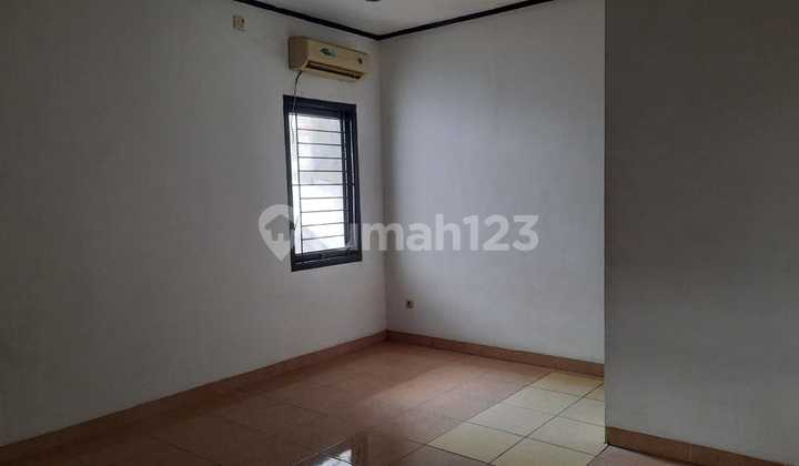 Rumah 2 Lantai Dekat Fasilitas Umum di Metland Menteng Cakung Jakarta Timur 2