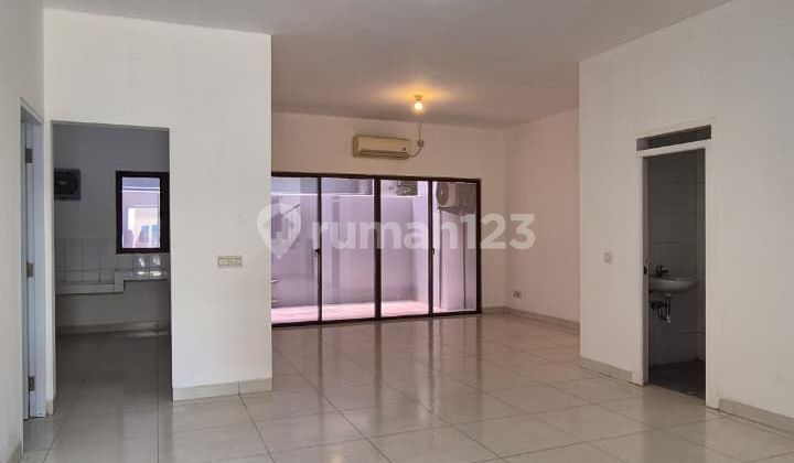 Disewakan Rumah 2 Lantai Dengan Semi Furnished Siap Huni di JGC Jakarta Timur Disewakan Rumah 2 Lantai Dengan Semi Furnished Siap Huni di JGC Jakarta Timur