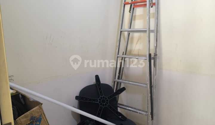 Nice Minimalist House with Strategic Location Ready to Occupancy in Golf Lake Residence Housing, West Jakarta