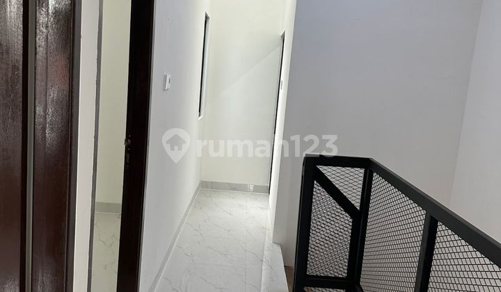 Rumah Baru Minimalis 2 Lantai Kota Harapan Indah - 3Kt Harga 775 Juta Nego! 2