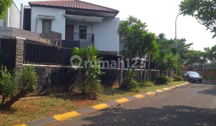 Rumah Mewah dan Terdapat Kolam Renang Siap Huni di Perumahan Puspita Loka BSD Tangerang 2