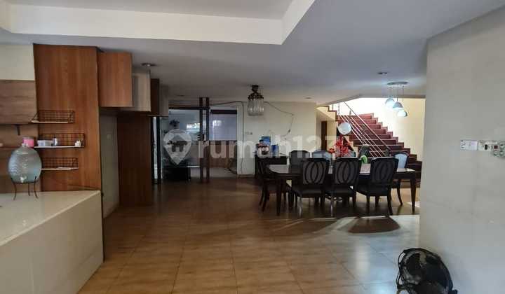 Rumah Hook Megah dan Semi Furnished Siap Huni di Green Garden Kedoya Jakarta Barat 2