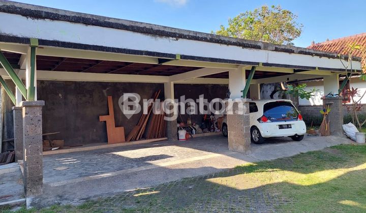 RUMAH SEMI VILLA 1