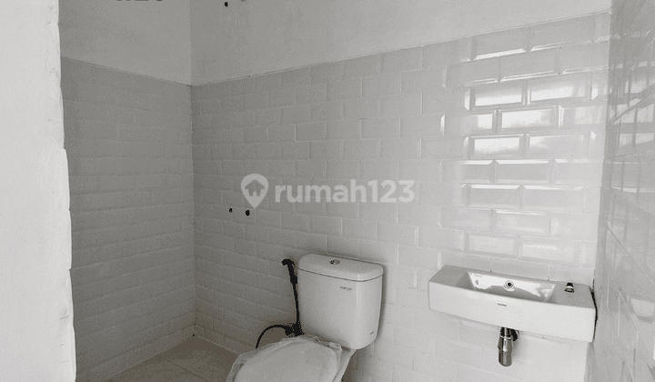 Griya Loka Bsd City Rumah Baru Modern 4 Kamar Tidur 9