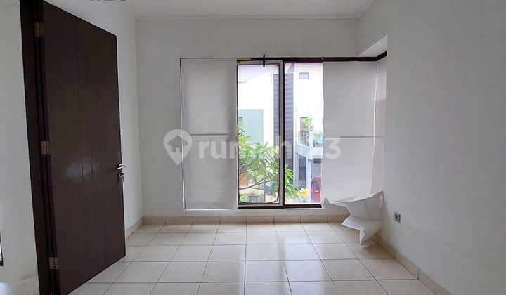 Rumah Gading Serpong Serenade Lake Jual Murah Lebar 8 10