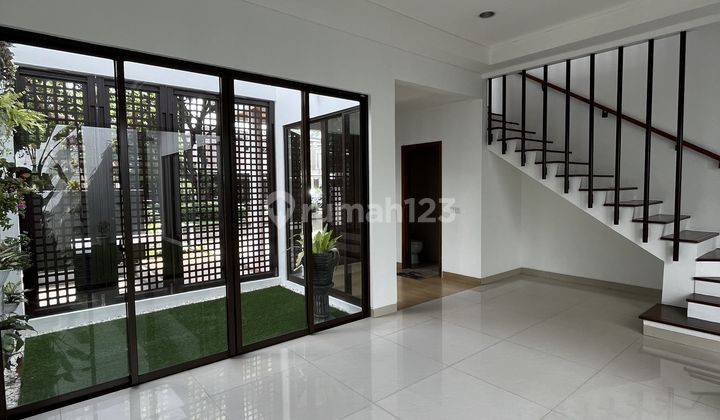 Rumah Modern Tropis Siap Huni Kawasan Premium De Park Bsd City  2