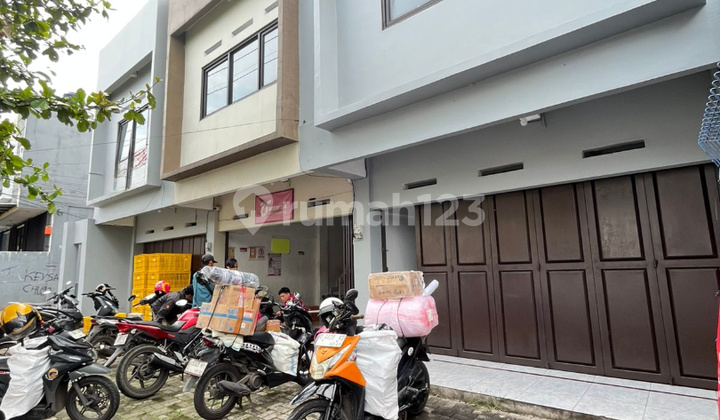 Cihanjuang Raya Shophouse, Bustling Shopping & Culinary Center Area