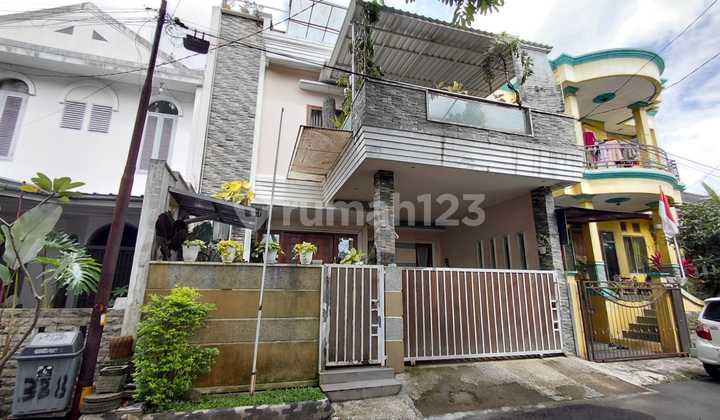 Rumah Komplek Cibabat Ada Rooftop 3 Lantai Strategis