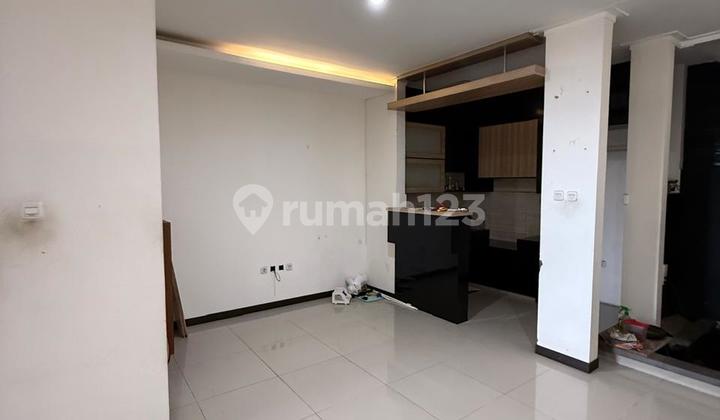 Rumah Cantik Komplek Cihanjuang Dibawah Harga Pasaran 2