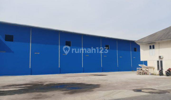 Dijual Showroom 2 Lantai, Ada Gudang Dan Kantor di Pakanbaru Dan Harga Nego