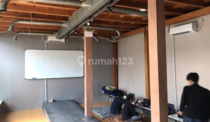 Dijual Rumah dan Kantor Hitung Tanah saja di Wastukencana 2