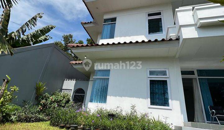 Rumah Mewah Siap Huni di Komplek Tubagus Ismail Bandung 2