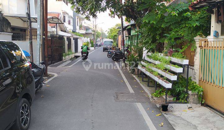 Rumah Tua Hoek 1 Muka di Jalan Balikpapan, Dekat Cideng Roxy  2