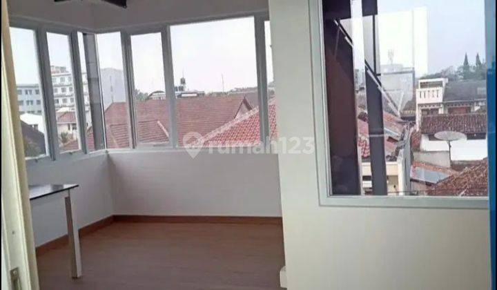 Rumah 3.5 Lantai Dengan Furniture di Cihapit Bandung 1