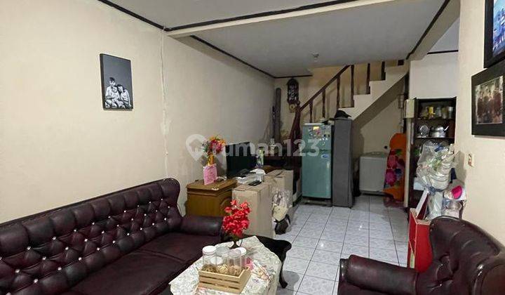 Rumah 2 Lantai Hunian Dalam di Komplek Riung Bandung 2