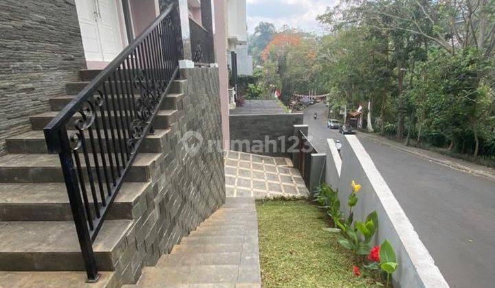 Dijual Rumah Full Furnish Siap Huni Nyaman Terawat Dan Asri di Dago Pandawa Bandung 2