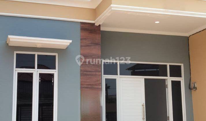 Dijual Rumah Cantik di Boulevard Hijau Kota Harapan Indah Bekasi  1