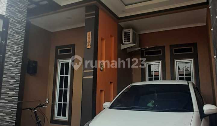 Di Sewa Rumah 2 Lantai 80 juta pertahun 2