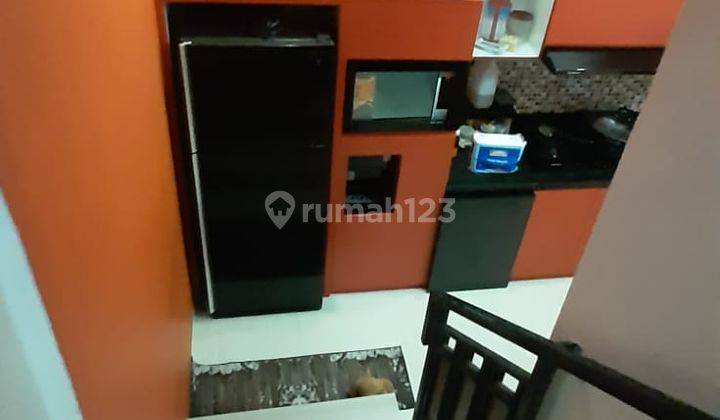 Di Sewa Rumah 2 Lantai 80 juta pertahun 6