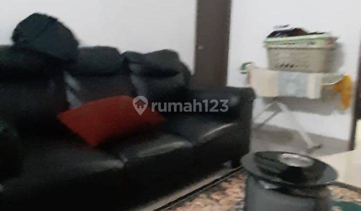 Di Sewa Rumah 2 Lantai 80 juta pertahun 7