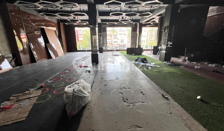 3-Unit Row House 5 Floors Suitable for Business in Taman Palem Lestari 3-Unit Row House 5 Floors Suitable for Business in Taman Palem Lestari