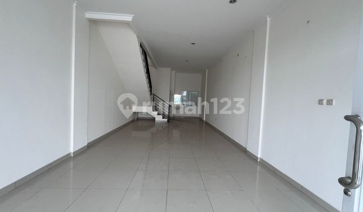 For Rent 3-Storey Shop House Affordable Price Ready to Use Neglasari Tangerang 2