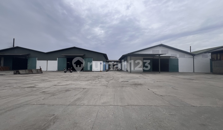 Newly Renovated Warehouse for Rent Ready to Use Large Parking Jatake Bitung