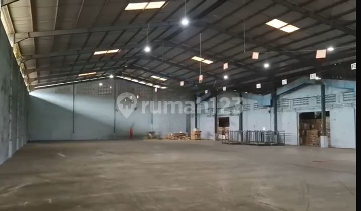 Warehouse for Rent with 40-Foot Container Access in Curug, Tangerang Warehouse for Rent with 40-Foot Container Access in Curug, Tangerang
