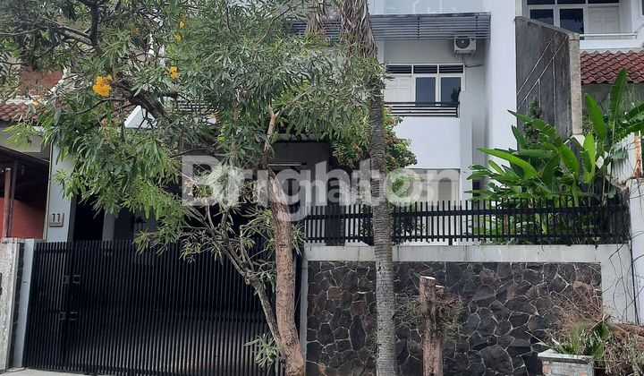 DISEWAKAN RUMAH 2LANTAI 1