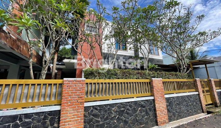 RUMAH MEWAH SEMI FURNISHED CANTIK SANGAT NYAMAN DI TENGAH KOTA SIAP HUNI 1