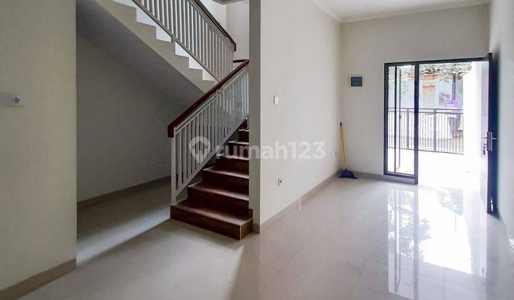 Dijual Rumah Baru Desain Minimalis Modern Dan Siap Huni di Meruya 2