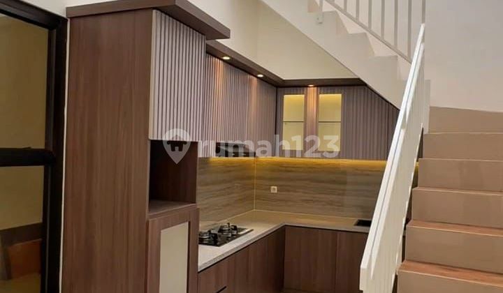 Dijual Rumah 2 LT Town House Cimuning Dekat Grand Wisata 2